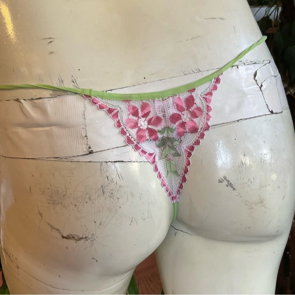 NEW Victoria’s Secret Floral Scalloped Lace Y2K Bralette Cami & Thong Panty Set